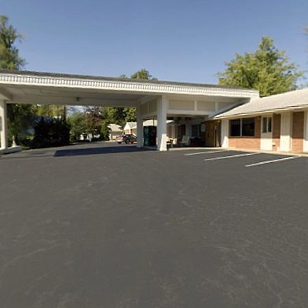 Econo Lodge Oskaloosa Buitenkant foto