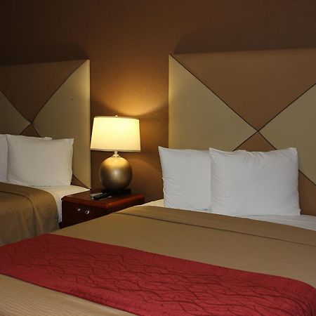Econo Lodge Oskaloosa Buitenkant foto