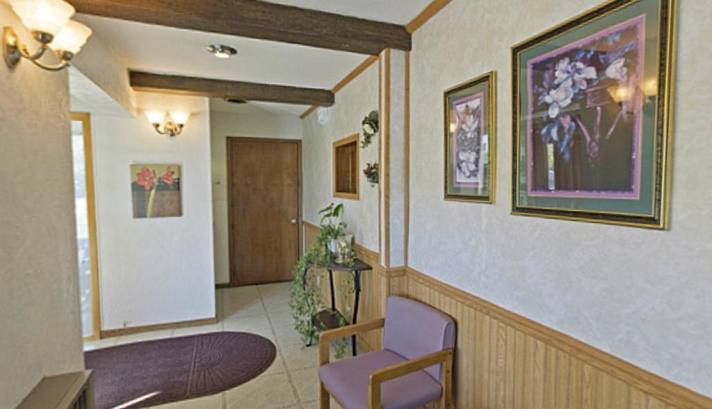 Econo Lodge Oskaloosa Buitenkant foto