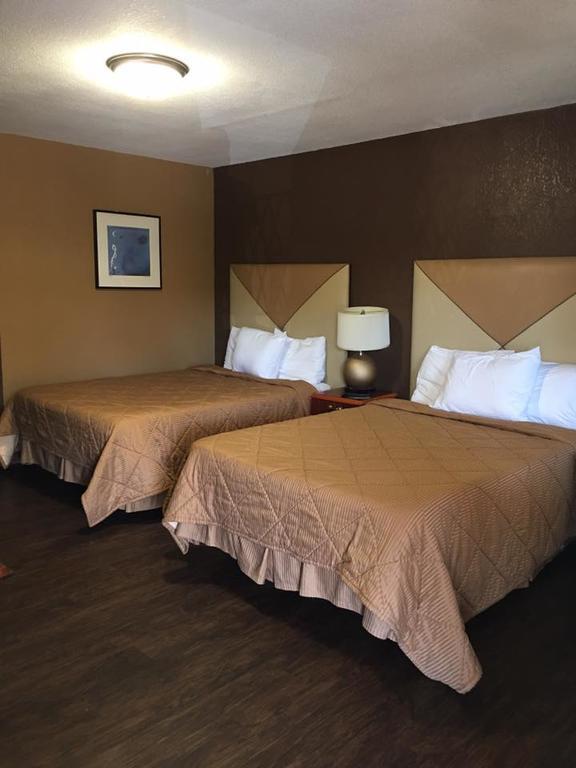 Econo Lodge Oskaloosa Buitenkant foto