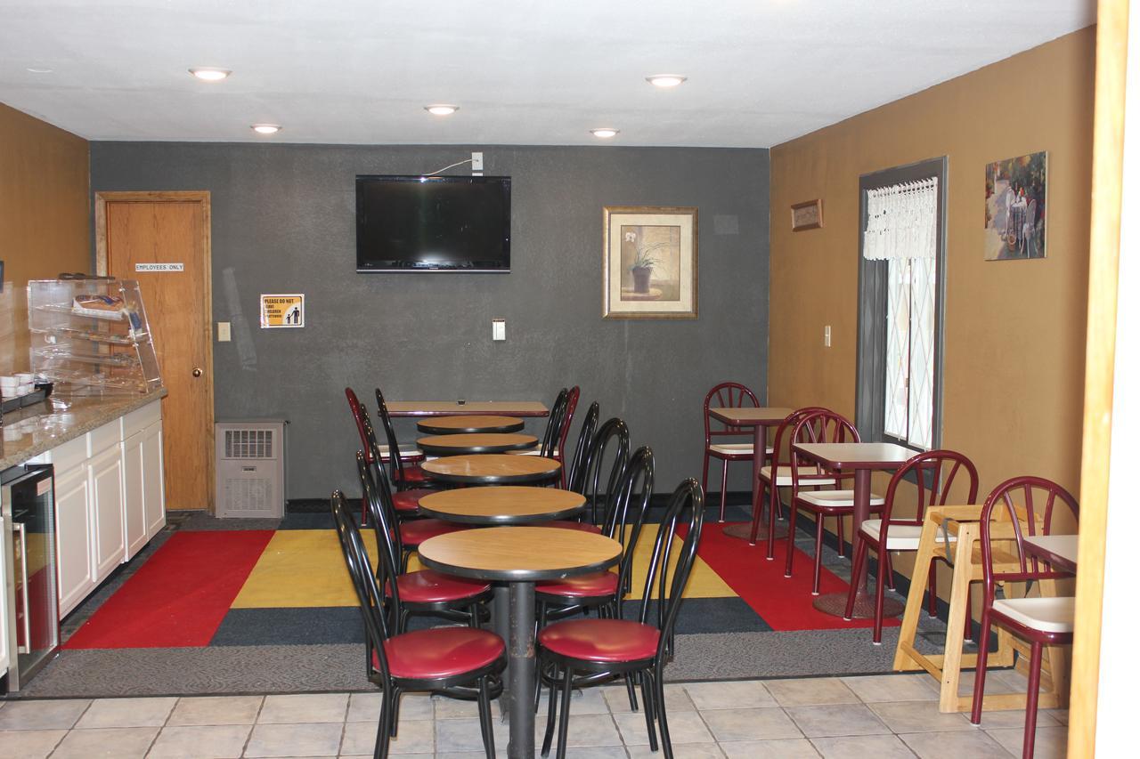 Econo Lodge Oskaloosa Buitenkant foto