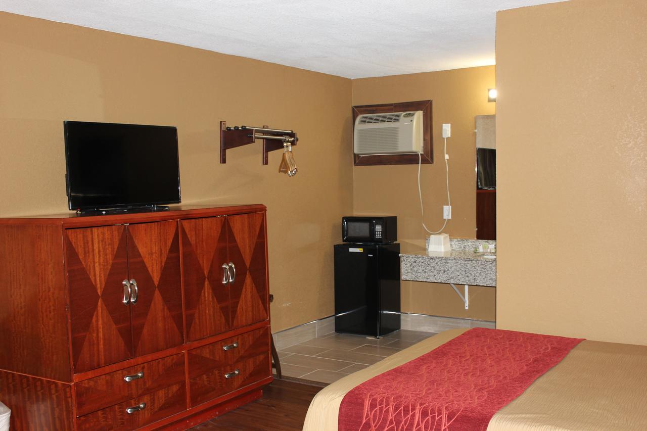 Econo Lodge Oskaloosa Buitenkant foto
