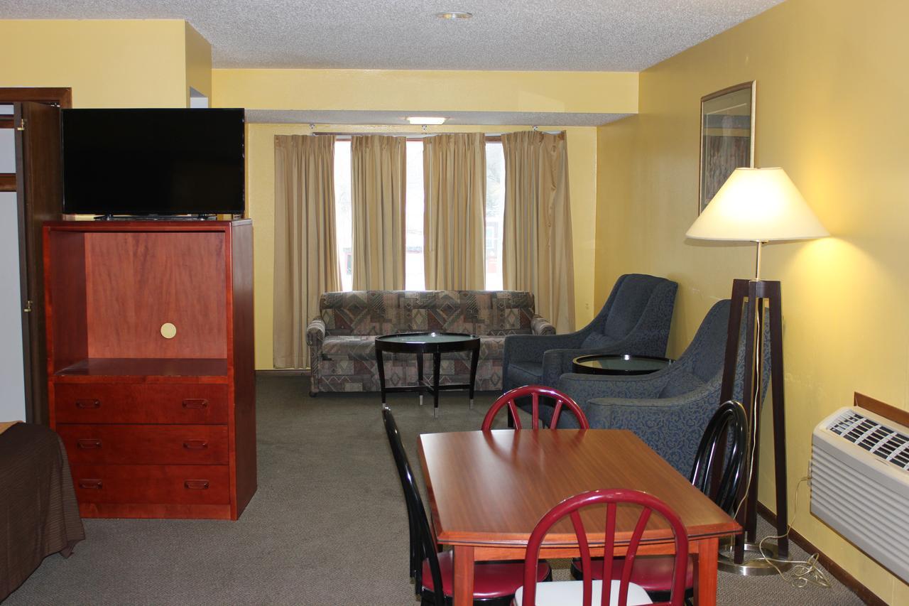 Econo Lodge Oskaloosa Buitenkant foto