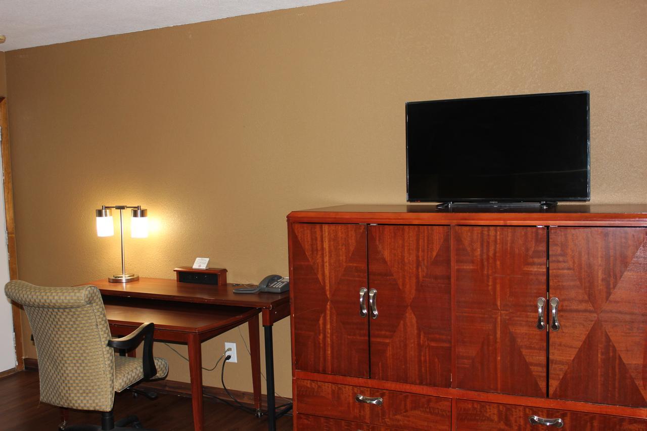 Econo Lodge Oskaloosa Buitenkant foto