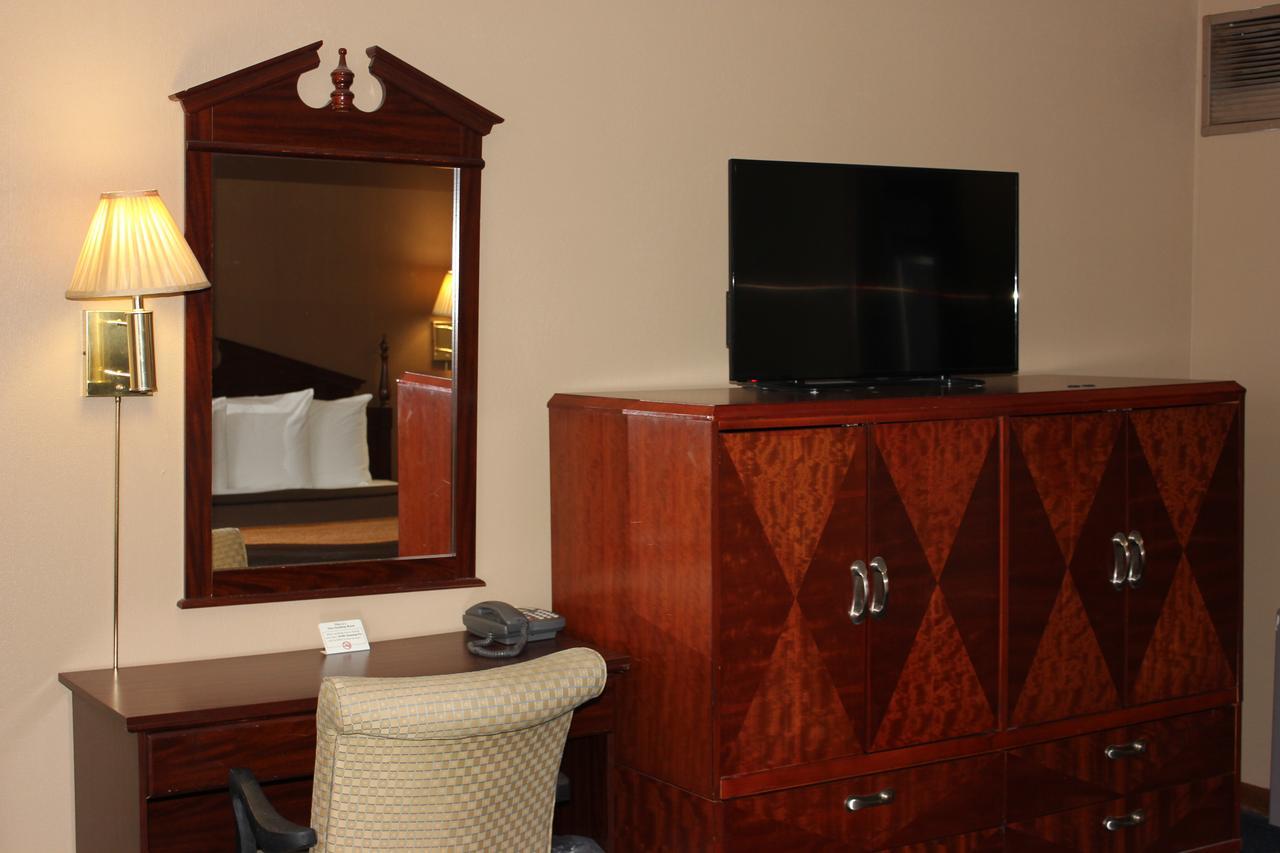Econo Lodge Oskaloosa Buitenkant foto